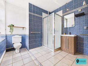 En Suite- click for photo gallery